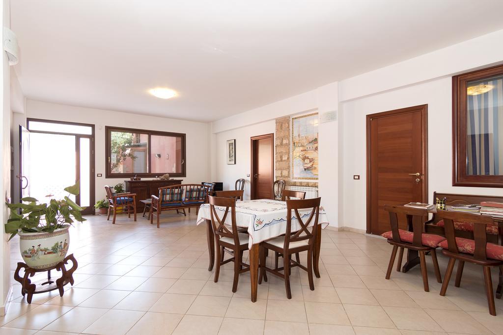 Bed and Breakfast La Rosa Del Deserto Шиклі Екстер'єр фото