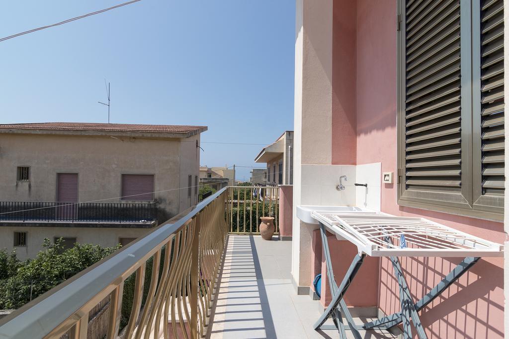 Bed and Breakfast La Rosa Del Deserto Шиклі Номер фото