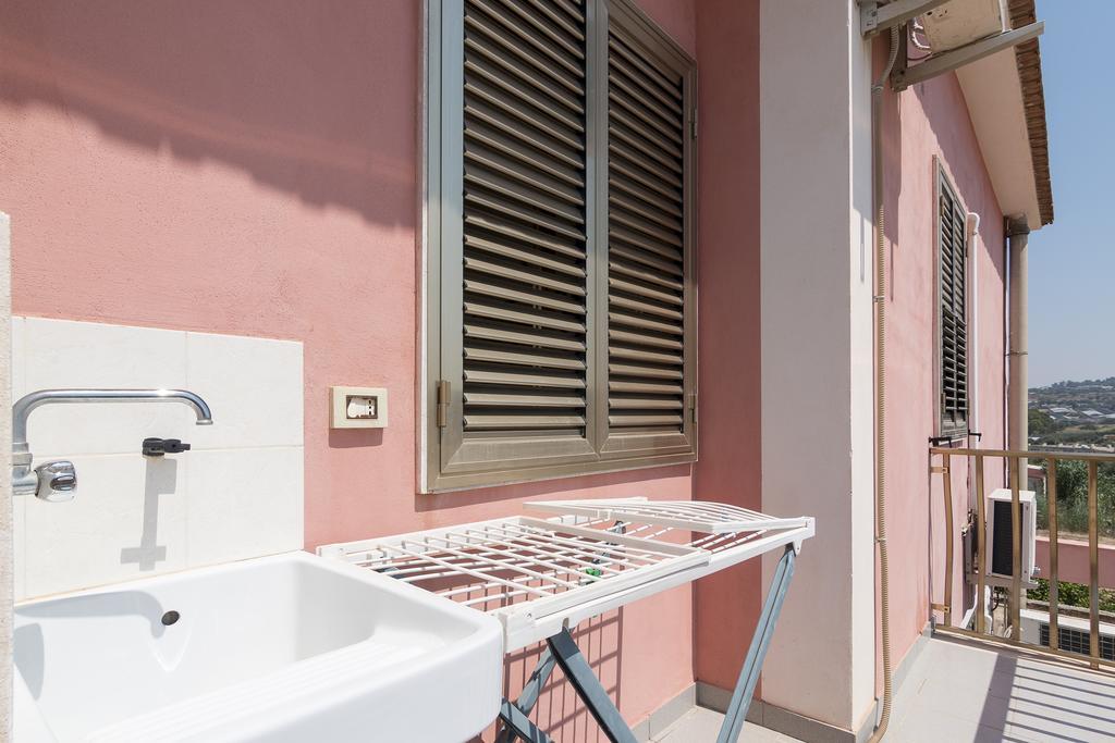 Bed and Breakfast La Rosa Del Deserto Шиклі Номер фото