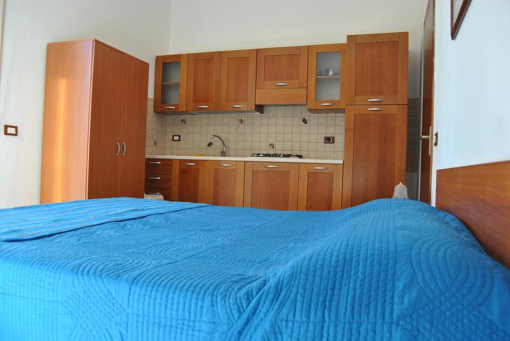 Bed and Breakfast La Rosa Del Deserto Шиклі Номер фото